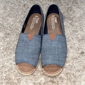 Toms Size 8
